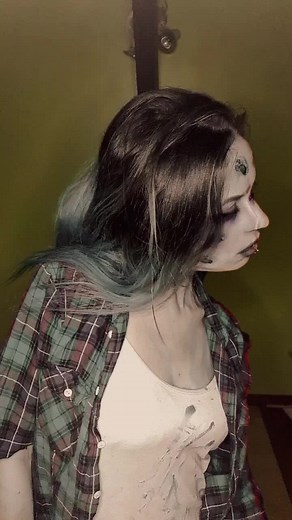 Run ! 🧟‍♀️ #cosplay #zombie #fakebloodwarning #pourtoi #foryou #fyp #foryoupage #fypシ #fy #trend #anciennetrend #cosplaygirl #zombies #zombiegirl