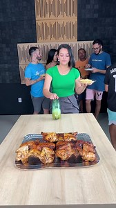 Quem vai comer mais? #desafios #brincadeiras #jogos #desafio #brincadeira #jogo #desafiotiktok #superequipedesafios | Superequipedesafios