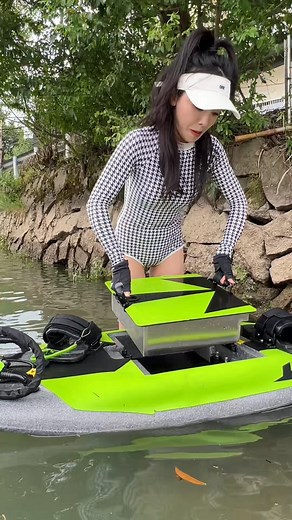 RUSH WAVE ,Water surfing is so cool #rushwave #Surfing #surfboard #electricsurfboard | RUSH WAVE