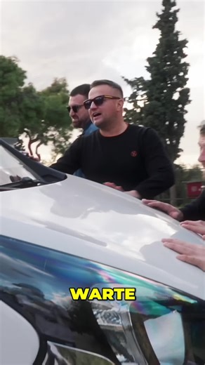 Warte bis zum Ende! Das Auto ist angesprungen! Unglaublich, was dann passiert. 😂 #Autos #Verrückt #Lustig #Deutschland #eckerlin