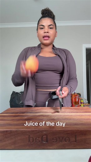 Green Juice Routine: Apple, Ginger, Lemon & Veggies for the Week