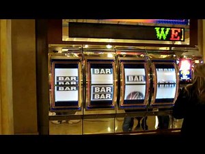 Giant Slot Machine at Bally's Hotel Las Vegas (HD)