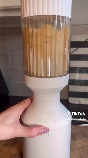 We can't espresso how obsessed we are with this Frozen Espresso Martini recipe from @colettescocktails 🍸 A scoop of our Madagascan Vanilla Bean Gelato transforms this typical martini into the perfect creamy treat for #NationalCoffeeDay ☕️ #EspressoMartini #DessertDrink #FrozenDrinks #Talenti