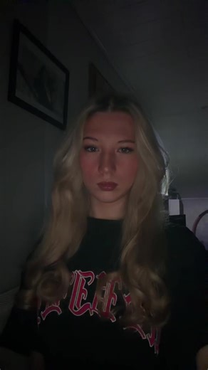 🎀Lilly🎀 (@lilly_sophie_69)’s videos with eredeti hang - 𝓡𝓮𝓫𝓮𝓴𝓪🎀