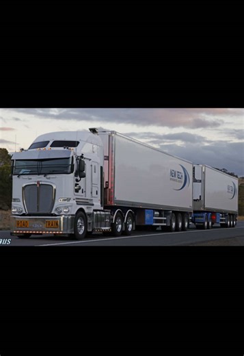#america #trucker #seattle #sydney #melbourne #australia #trucker #longhaul #panjab #punjab #canada #fyi #nightrider #roadtrain #bdouble #newtech #logistics #freight