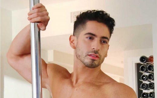 Evan Peix  美男的钢管舞