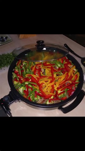 Electric Pizza Pan: Perfect Cooking with 1500 Watts