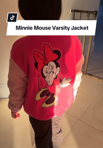 Why is kids’ Disney fashion this cute now 😭 This Minnie Mouse baseball jacket is soft fleece, lightweight, and perfect for everyday wear. The color-block design makes it feel stylish instead of costume-y, and it’s comfy enough for school, errands, or playtime. ✨ Exclusive on TikTok Shop ✨ Cozy but not bulky ✨ Disney-approved & kid-approved Add it to your cart before it sells out 🛒💕 #patpat #minniemouse #varsityjacket #kidsjacket #animetiktok @PatPat Official