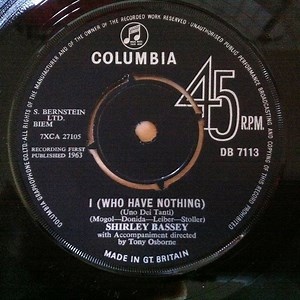 Shirley Bassey - I (Who Have Nothing)