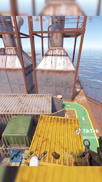 How to beat Zergs in Rust 😤 #rust #rustgame #facepunch #rusttok #rustclips #rustgameplay and I mean… this is better than raiding in rust right? 😂