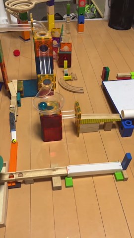 ピタゴラスイッチのマーブルチェーンリアクション