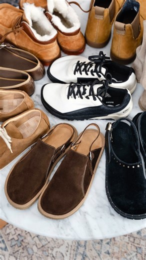 Kelly | Barefoot Shoe Guide on Instagram: "What’s new in the barefoot shoe world?! Twice a year I creat a post with some of the biggest happenings that season—new brands, new styles, and helpful info you’ll be glad to know. Comment “DIGEST” and I’ll send you the post. #barefootshoes #minimalistshoes #widetoebox"