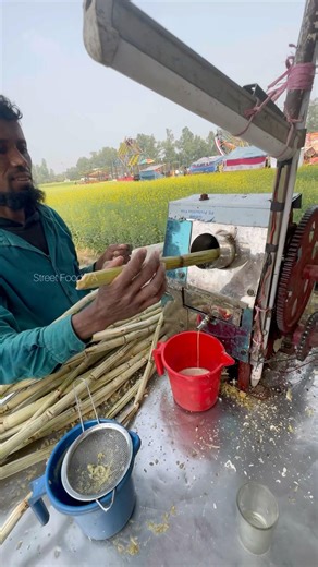 Amazing Sugercane Juice Making 😱 #shotrs #streetfood #sugercane #juice #foodie #unique