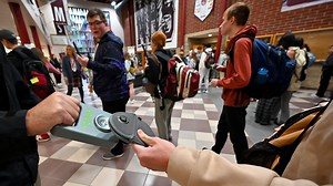 State Senate passes ban on all cell phones during school hours