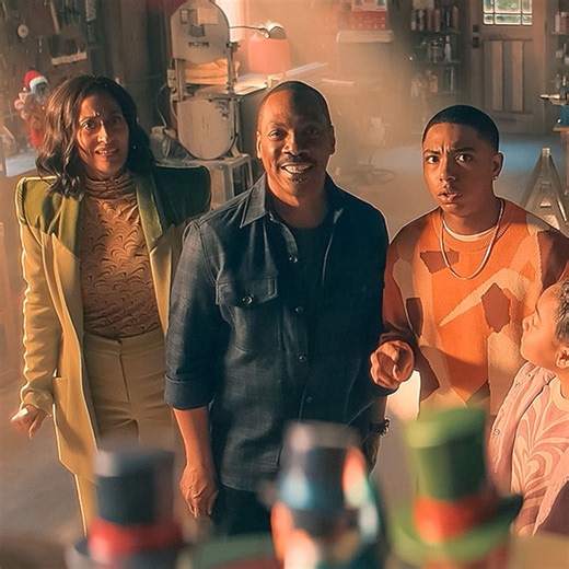 A festive family. 🎥: Candy Cane Lane | Prime Video