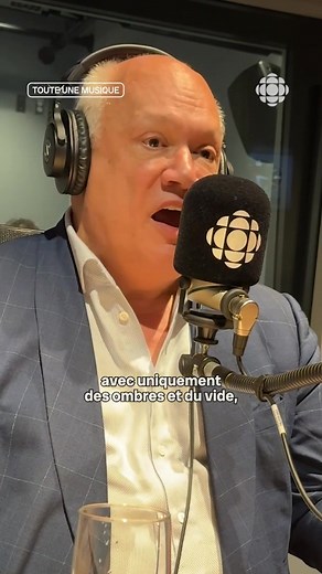 « On a un choix dans la vie : c'est de cultiver la joie ou de cultiver la tristesse. » - Eric Emmanuel Schmitt Dans son roman épistolaire « Ma vie avec Mozart », il écrit que la petite musique de nuit de Mozart est pour lui une occasion de réflexion sur la joie qui habite le compositeur et sa musique. Le grand écrivain sera en entrevue à l'émission Toute une musique Tumag aujourd'hui dès 20h sur ICI Musique! | ICI Musique