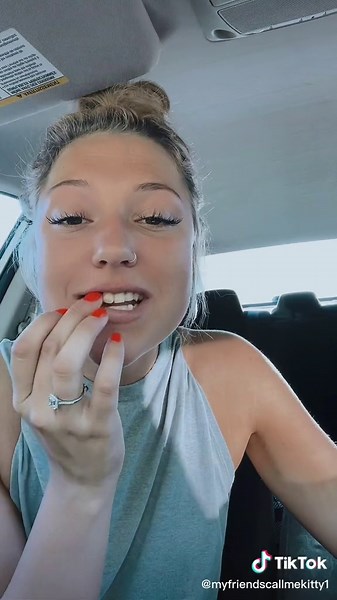 Creatine Taste Test: Gummies vs. Powder Review