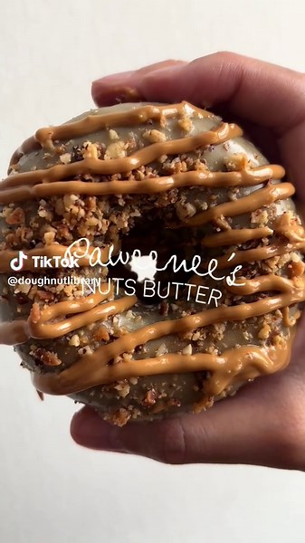 เดือนนี้ทีมเราบุกขอนแก่น! ได้ collab กับ @Paweenee’s Nuts Butter!! CHOCO NUT BUTTER เป็นรสชาติ Exclusive ที่มีวางขายที่ pop up FROM SCRATCH วันที่ 12-13 กรกฎานี้ 🍩🫶🏼 Can’t wait to meet you guys!! @Paweenees.official