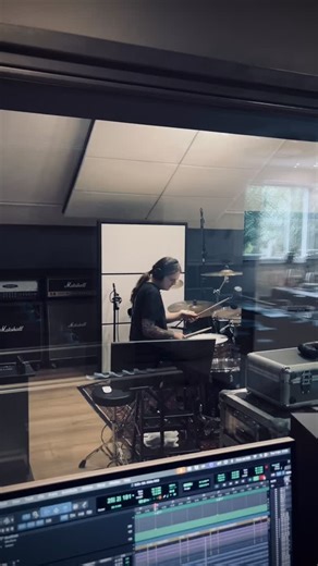 22 reactions | @fons_van_dijk recording from “control room B”. Our “even more budget friendly” drum recording solution. Starting in 2026. If you don’t need that many tracks but do want the sound. #drums #recording #studio | Toneshed Studio | Facebook