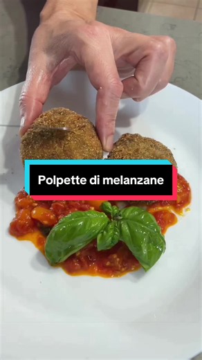 Polpette di melanzane ricetta: croccanti fuori, morbide dentro