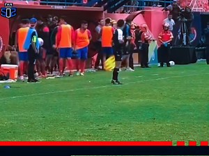 132K views · 1.3K reactions | ¡LO QUE NO SE VIÓ EN LA TV!!  Así fue el tremendo enfado del arquero Medina luego de que Sebastián Bini lo sacara y metiera a Navarro para los penales. SE ROMPIÓ EL CSD MUNICIPAL  #LigaGuateBanrural Miguel | FAN502 | Facebook