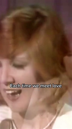 A throwback to Phil Everly and Cilla Black performing live from the UK in 1974! #phileverly #theeverlybrothers #liveperformance #livemusic #ballad