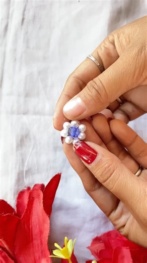 Diy Beaded flower making Tutorial🌸🪄 #viral #diy #youtubeshorts #craft #explorepage #handmade