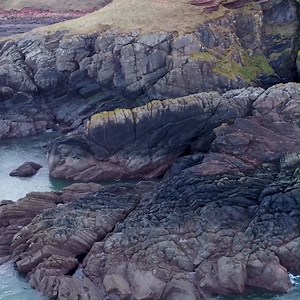 103K views · 1.8K reactions | Literally just three minutes where I talk about some rocks - Hutton's Unconformity, at Siccar Point, is about an hour east of Edinburgh, in Scotland, and I've wanted to set my own two feet on it for years. And from it, I've got a bigger question: is there anything we've missed? | Tom Scott | Facebook