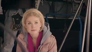 Katso behind the scenes -materiaalia Aku Louhimiehen uutuusleffasta Vuosaari. Äänessä Amanda Pilke, joka esittää elokuvassa kuuluisuudesta haaveilevaa Millaa. Vuosaari elokuvateattereissa 3.helmikuuta! | Finnkino