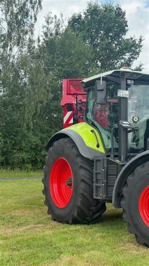 DE NIEUWE CLAAS AXION 8 CMATIC🤩🤩🤩 • #CLAAS #CLAASAXION8 #Kampsdewild #agri #tractors