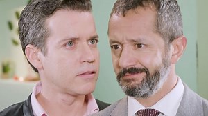 604K views · 659 reactions | ¡AÚN TIENE MUCHO PODER!  Manrique llegó a la comisaría pero desmintió todas las acusaciones en su contra. El oficial Joya descubrió que había un infiltrado entre ellos.  Encuentra más momentos como este AQUÍ ► https://bit.ly/3Qp8AGt Mira el capítulo completo de #LuzDeLuna2 en América tvGO ► https://bit.ly/ldlfbtvgo | América Televisión | Facebook