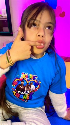EL PODER DE MIS BESOS MÁGICOS 😬cute 🍒🍏🍇 #familiaibañez #funny #comedy #divertido #shorts