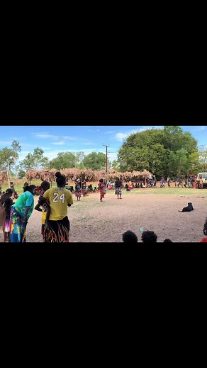 Aboriginal Girl Cultural Dancing Performance at Buŋgul Ceremony
