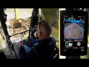 Cat® Next Generation Excavator Operator Training: Grade Assist Boom