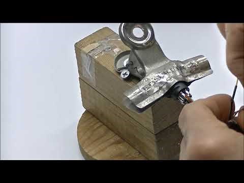 8ピンコネクタへのはんだ付け作業