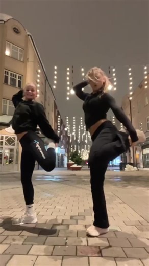 Kissing My Swedish Boyfriend Over FaceTime