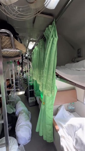 2.1K views · 18 reactions | Overnight Train journey’s across Thailand  Is this what you expected?! #travel #thailand #trainjourney #adventure #explorethailand #scenicroutes #overnighttrains #discoverasia #uniqueexperiences #traveleducation | Matt and Julia | Facebook