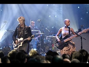 David Bowie - Under Pressure - live 2004