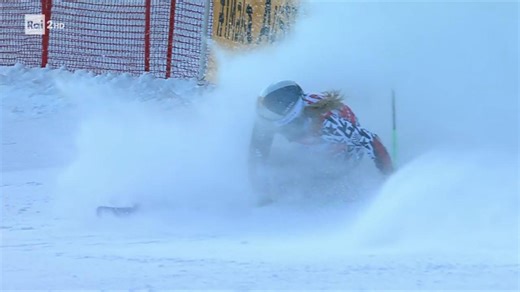 Sci alpino, Coppa del Mondo di gigante a Semmering: la caduta di Alice Robinson che esce dalla pista