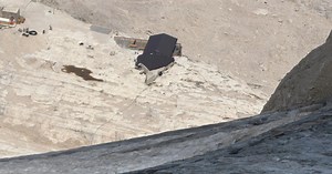 Marmolada, le immagini del nuovo crepaccio ripreso da Punta Rocca