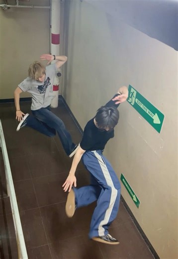 TREASURE Doyoung & Sojungwhan: Left Right Challenge
