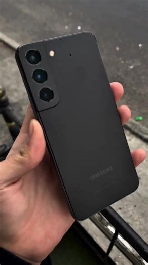 Exploring the Samsung Galaxy S22: Features and Reviews