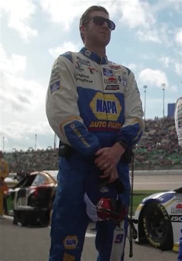 Kevin Harvick's Happy Hour S2026:E20 - Chase Elliott Gives Insight on Chase Championship Format, Car Changes & Martinsville Victory