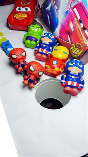Big Hulkbuster and All Superhero Marvel Avengers Push Big Twin Spiderman into pit #hulk #spiderman