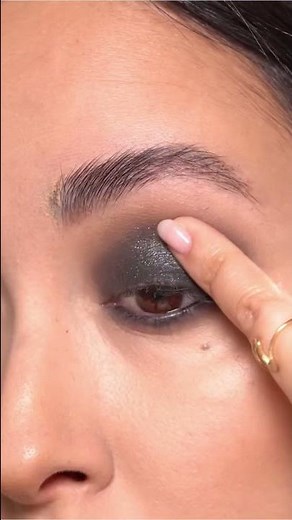 How To Do a Quick Smokey Eye in Under 5 Minutes!