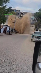 120K views · 556 reactions | #Tijuana |  ¡Alerta para vecinos de Cañón del Sainz!  Se ha detectado una fuga importante de agua en el Cañón del Sainz, lo que podría afectar el suministro en los próximos días. ¿Ya notaste problemas con el agua en tu zona? Cuéntanos en los comentarios y comparte esta información para que más personas estén alertas. ⚠️ #FugaDeAgua #CañónDelSainz #AlertaVecinal #AhorraAgua | FRONTERA | Facebook