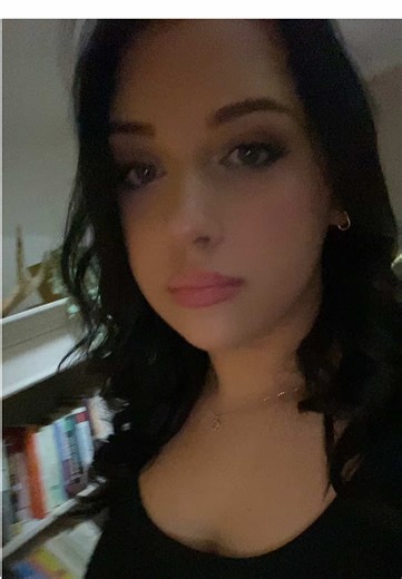 Engaging Lip Sync Performance to Popular Music