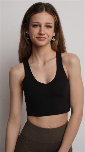 When your activewear is on point and ready to slay! Rocking a chic black sports bra paired with comfy gray leggings for that perfect balance of style and functionality by @stelle_activewear #amazoninfluencer #stelleworld #stellegirls #ActivewearGoals #FitnessFashion #WorkoutStyle #BlackAndGrayVibes #SlayTheDay #GymOOTD #SportyChic #AthleisureLife #FitFamInspo#HealthyLifestyle #chiclook #EffortlessChic #StayCoolStayStylish #bodypositive #musthaveitem #versatilestyle | Ava Rivello