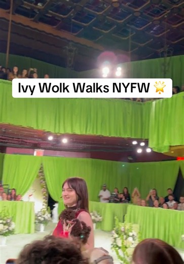 Ok diva!! #IvyWolk made her way down the runway during Rachel Antonoff and Susan Alexandra’s third annual “Best In Show” production, which pairs models with adoptable rescue pups 🐶 #SusanAlexandra #NYFW #NYFW2026