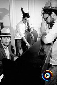 Diggin' In The Sand by Josh Rouse and The Long Vacations